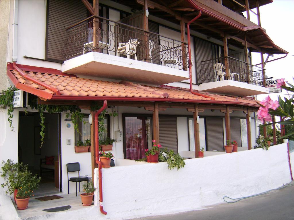 Vassilis Guesthouse Rapsani Экстерьер фото
